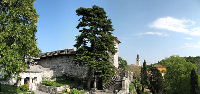 Još jedan pogled na zidine gradine Trsat
