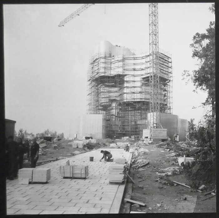 The monument on Petrova Gora in its final phase of construction