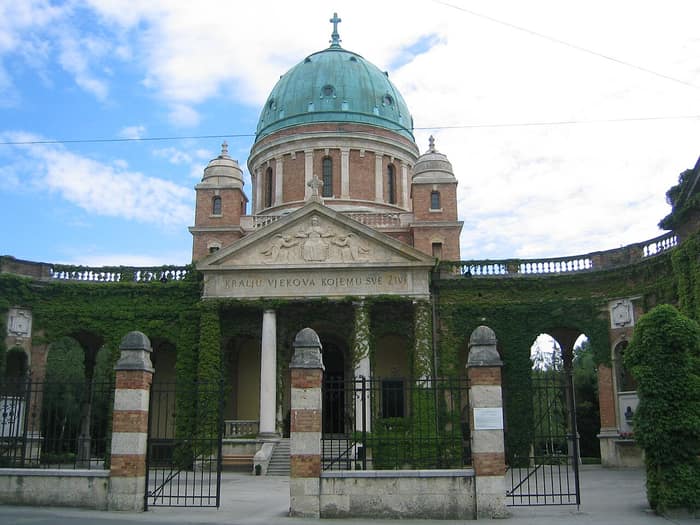 The front of Mirogoj Cemetery in Zagreb with its entrance building